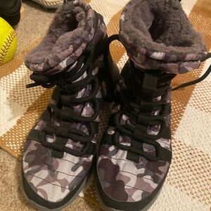 Nike snow boos